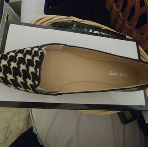 Size 11 NEVER WORN Black Houndstooth  FLATS